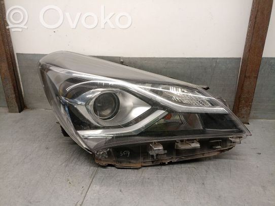 Toyota Yaris Priekinis žibintas 