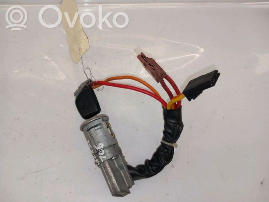 Peugeot 106 Ohjauspyörän lukitus 