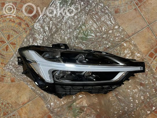 Volvo XC60 Priekinis žibintas 