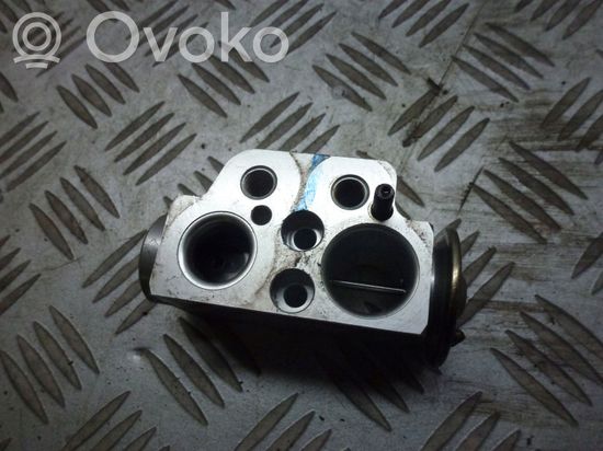 Volkswagen Touareg I Air conditioning (A/C) expansion valve 7L0820679C