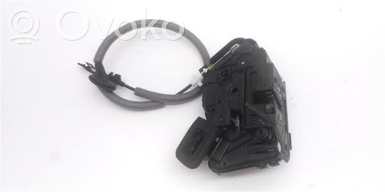 Volkswagen Touran II Rear door lock 5TA839015L