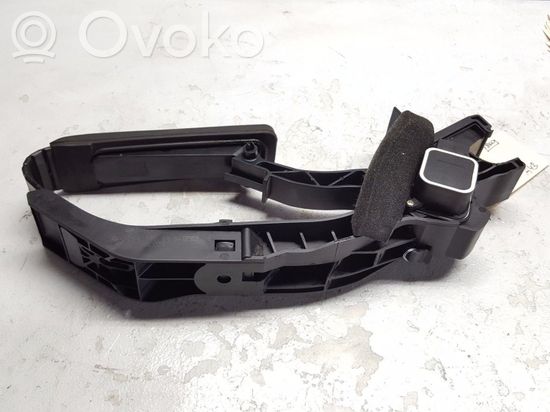 Mercedes-Benz E W211 Accelerator throttle pedal A2113001304