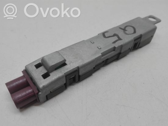 Audi Q5 SQ5 Aerial antenna amplifier 8R0035225C 920110307