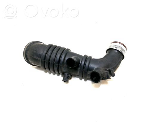 Audi TT Mk1 Turbo air intake inlet pipe/hose 06A133356B