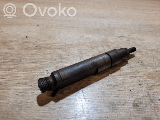 Audi 80 90 S2 B4 Fuel injector 0281302010