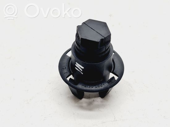 その他 Mercedes Benz Mercedes Benz Genuine Closing Cover 0009988590 – HnD