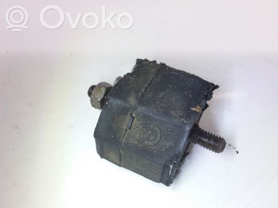 BMW 5 E28 Gearbox mount 1175939 2225220