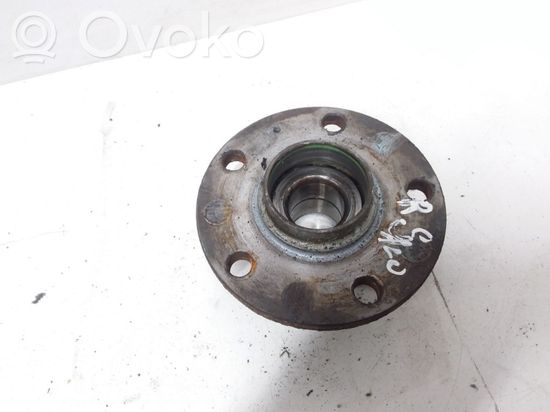 Volkswagen PASSAT B6 Rear wheel hub 1T0501611H