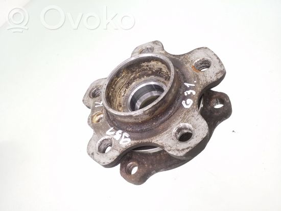 BMW 5 G30 G31 Rear wheel hub 6869788