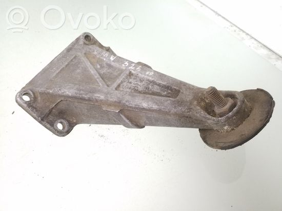 BMW 3 E30 Engine mounting bracket 1176565