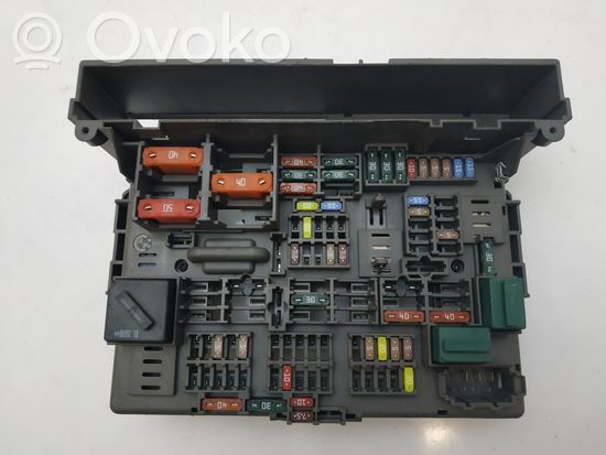 BMW 1 E82 E88 Fuse module B010110700