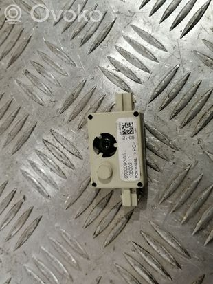 BMW 3 E90 E91 Aerial antenna amplifier 6990090