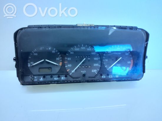 Volkswagen PASSAT B4 Speedometer (instrument cluster) 81117788