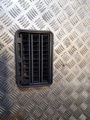 BMW X5 E70 Quarter panel pressure vent 8377280 64228377280