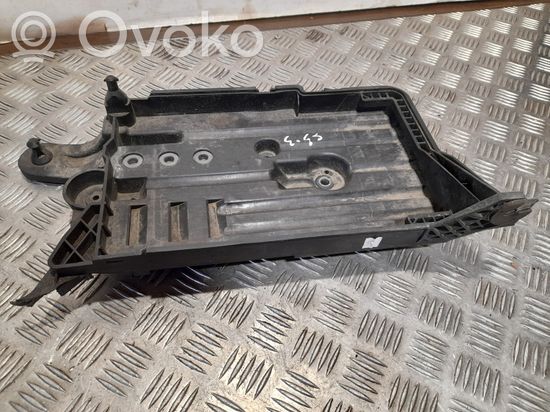 Audi A3 S3 A3 Sportback  8V Battery tray 5Q0915321