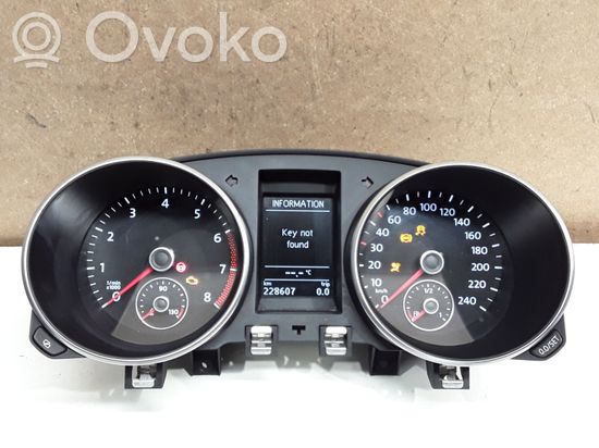 Volkswagen Golf VI Speedometer (instrument cluster) 5K0920871