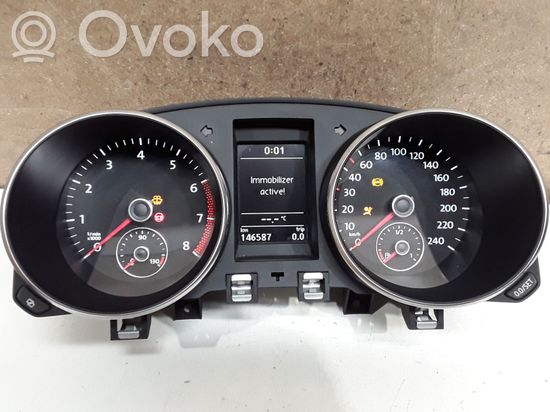 Volkswagen Golf VI Speedometer (instrument cluster) 5K0920870B