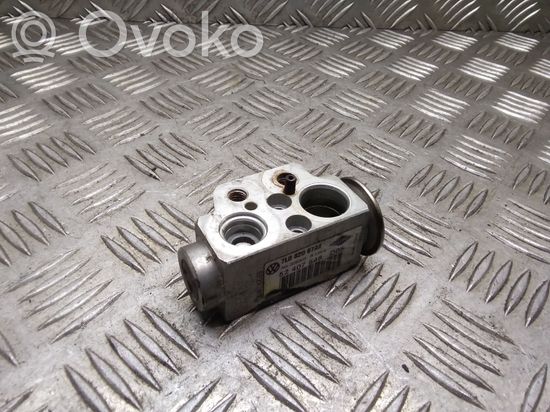 Volkswagen Touareg I Air conditioning (A/C) expansion valve 7L0820679A