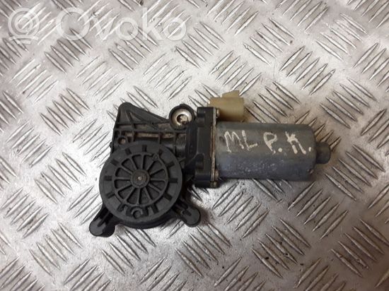 Mercedes-Benz ML W163 Front door window regulator motor 9137041104 119150101