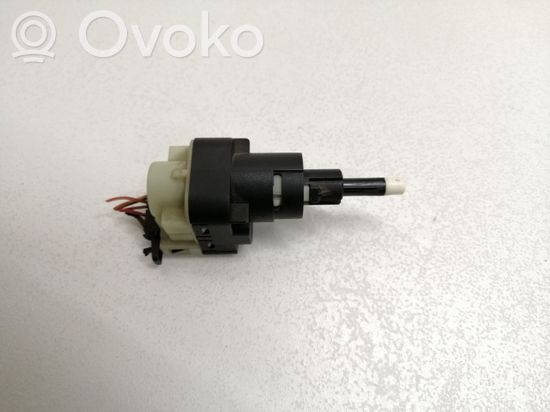 Audi A6 S6 C5 4B Brake pedal sensor switch 0561