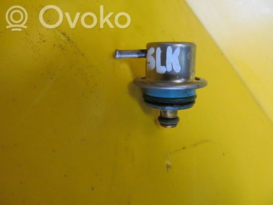 Mercedes-Benz SLK R170 Fuel pressure regulator 0000781889