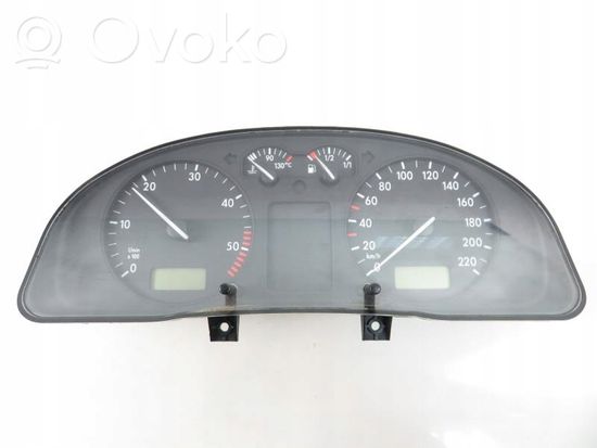 Volkswagen PASSAT B5 Speedometer (instrument cluster) 09051949905