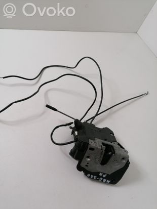 Mercedes-Benz CLS C219 Front door lock 2117200335
