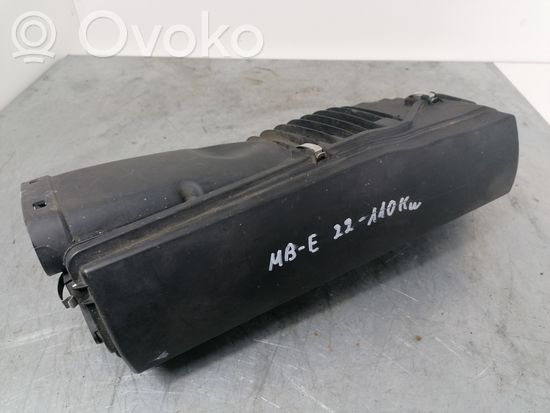 Mercedes-Benz CLS C219 Air filter box A64609010