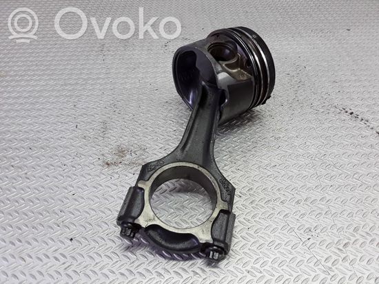 Mercedes-Benz E W210 Piston with connecting rod