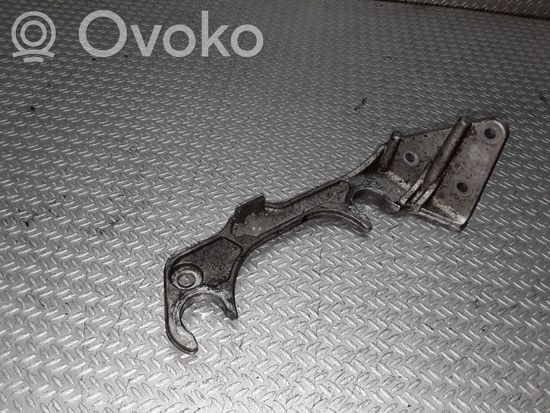 Mercedes-Benz C W204 Air filter cleaner box bracket assembly 6510940127