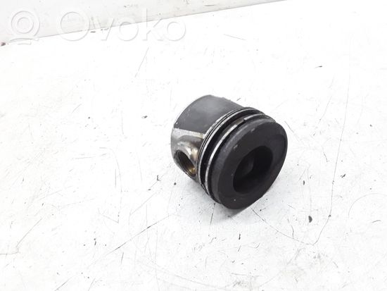 Volkswagen II LT Piston