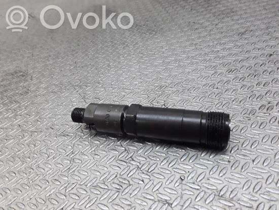 Mercedes-Benz C W202 Fuel injector 0000101051