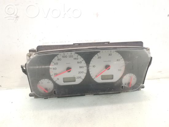 Volkswagen Golf III Speedometer (instrument cluster) 1H0919864R