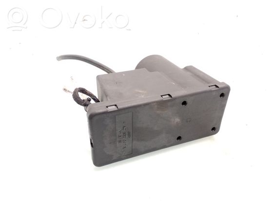 Audi 80 90 S2 B4 Central locking vacuum pump 4A0862257A