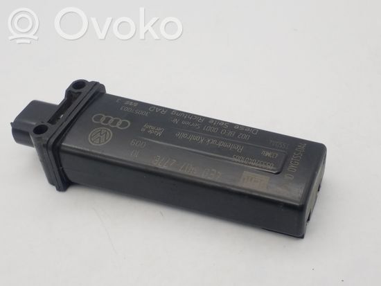 Audi A8 S8 D3 4E Tire pressure sensor 4E0907277B 30057003 053320401005