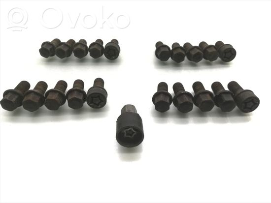 Mercedes-Benz B W245 Anti-theft wheel nuts and lock