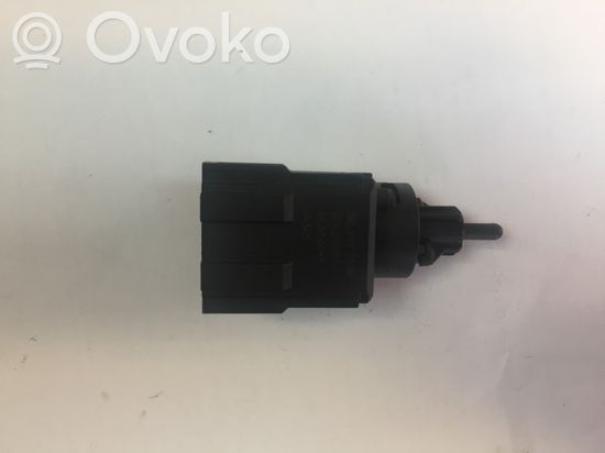 Audi A4 S4 B6 8E 8H Brake pedal sensor switch 3B0945511A
