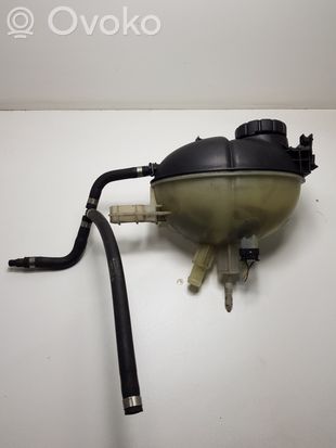 Mercedes-Benz E W212 Coolant expansion tank/reservoir A2045000549 A2125010825