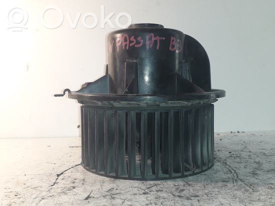 Volkswagen PASSAT B3 Heater fan/blower 3137020022