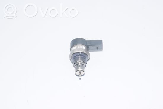 BMW 1 E82 E88 Fuel pressure sensor 0281002738