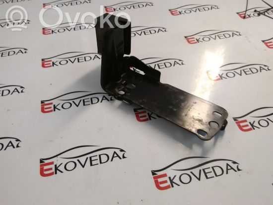 BMW 3 E92 E93 Radiator mount bracket 7117811
