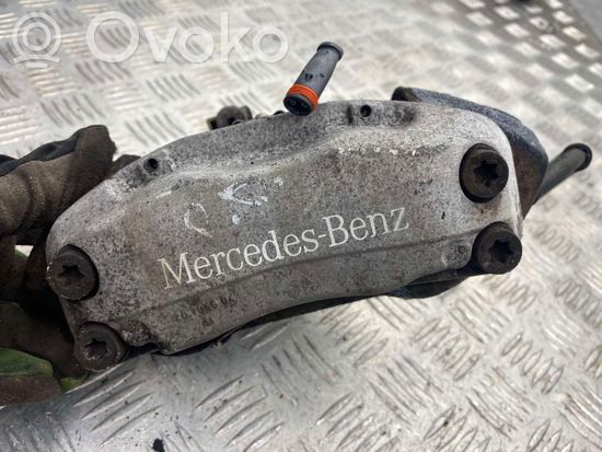 Mercedes-Benz E W211 Front brake caliper 20704704 2070470411