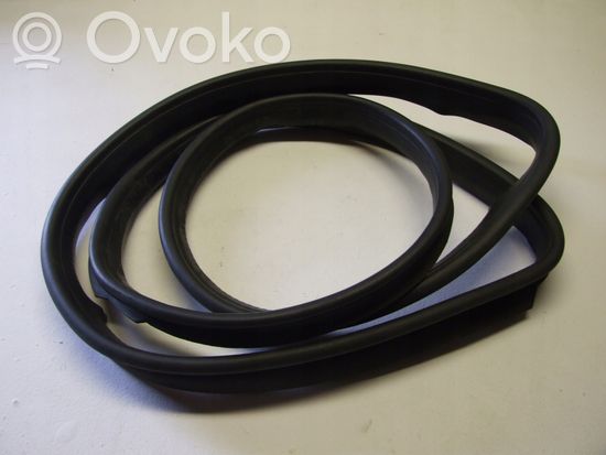Mercedes-Benz S W221 Trunk rubber seal (body)