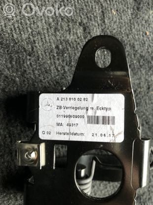 Mercedes-Benz E W213 Parcel shelf load cover mount bracket A2138100282