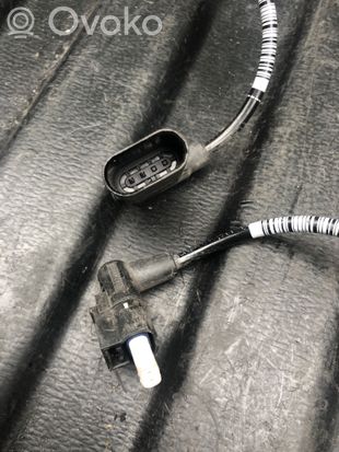Mercedes-Benz E W213 Front ABS sensor wiring A2135403605 MD004Q01