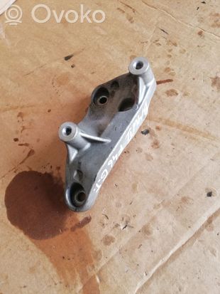 BMW 2 F46 Engine mounting bracket 8513419