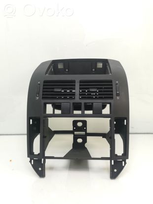 Volkswagen Polo IV 9N3 Dash center air vent grill 6Q0858069S 6Q0819728A T0015684