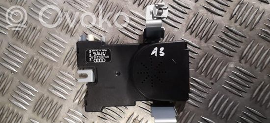 Audi A3 S3 8P Aerial antenna amplifier 8p4035225d