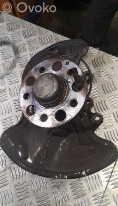 Mercedes-Benz C W204 Front wheel hub