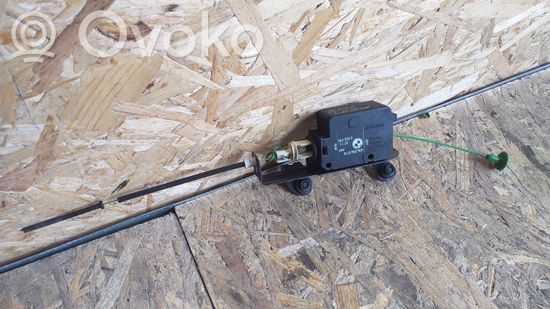 BMW 5 E60 E61 Fuel tank cap lock motor 6923975
